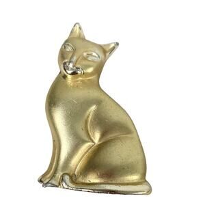 Gold Cat Sitting Pretty Pin / Brooch